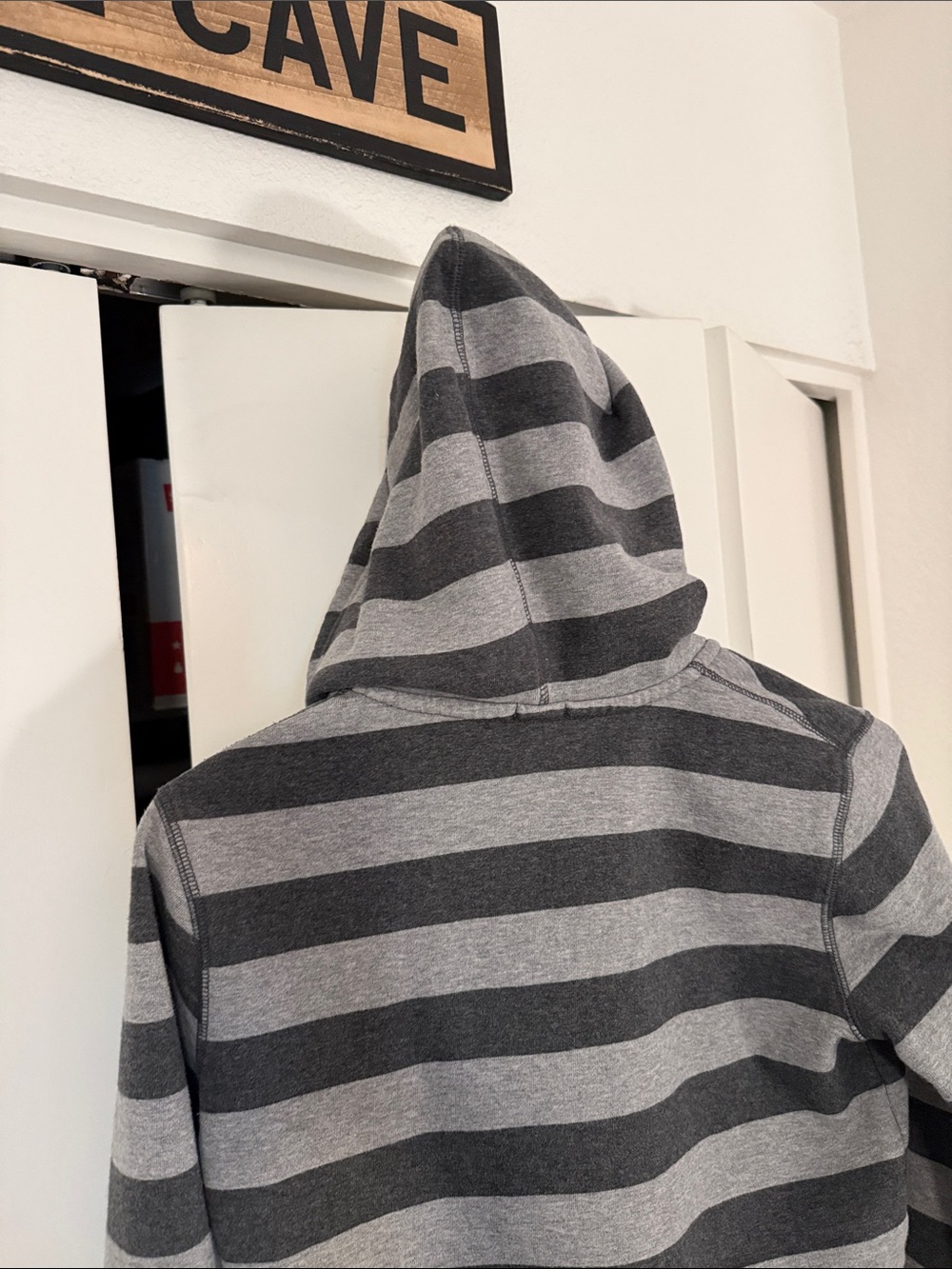 Brandy Melville John Galt ‘regular fit’ Striped hoodie - Picture 9 of 9